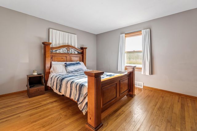 616 E Sarnia Street, Winona, MN 55987