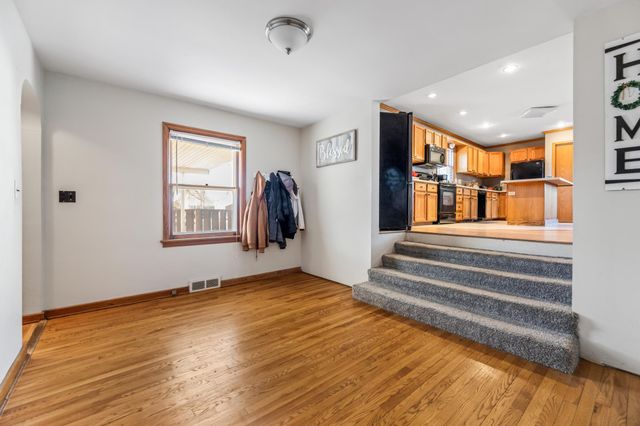 616 E Sarnia Street, Winona, MN 55987