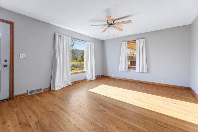 616 E Sarnia Street, Winona, MN 55987