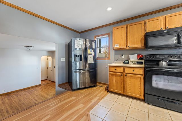 616 E Sarnia Street, Winona, MN 55987