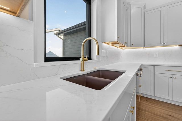 1438 Greenleaf Court, Sun Prairie, WI 53590