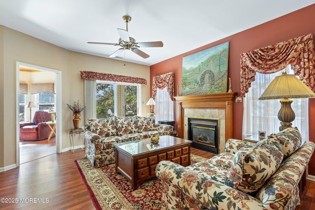 10 Hampton Road, Manahawkin, NJ 08050