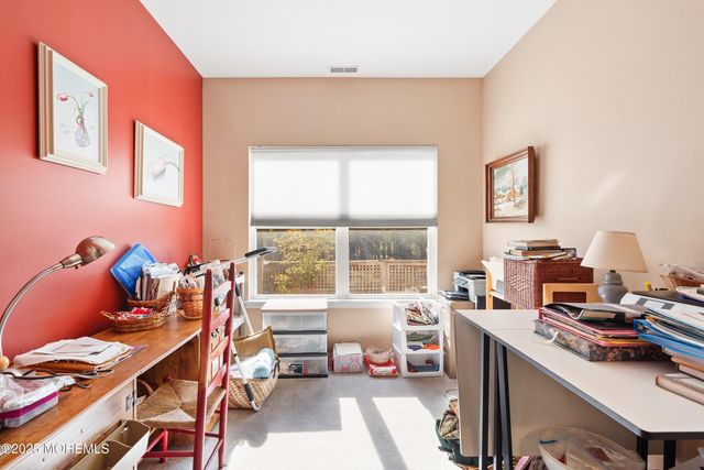 10 Hampton Road, Manahawkin, NJ 08050