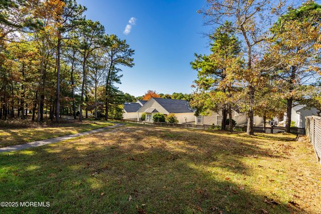 10 Hampton Road, Manahawkin, NJ 08050