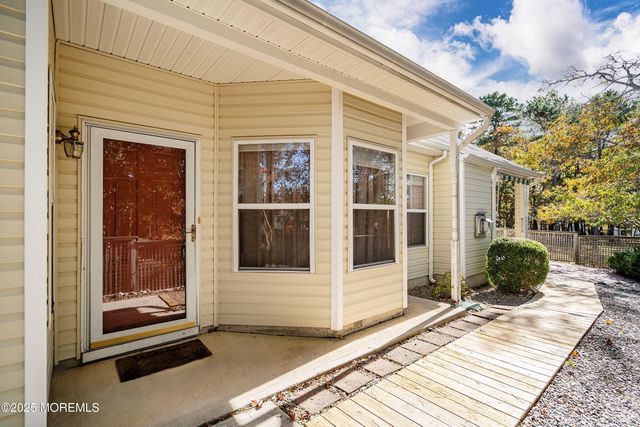 10 Hampton Road, Manahawkin, NJ 08050