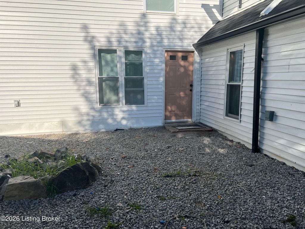 4813 E Manslick Rd 3, Louisville, KY 40023