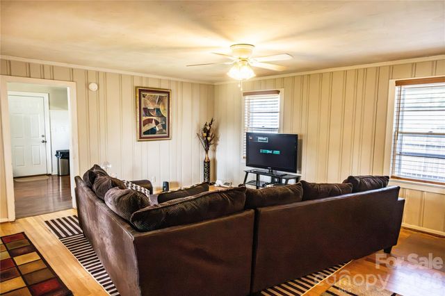 3828 Plainview Road, Charlotte, NC 28208