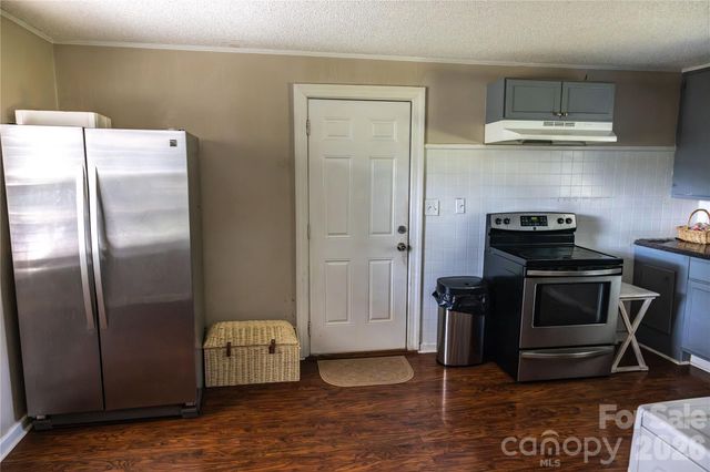 3828 Plainview Road, Charlotte, NC 28208