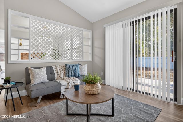 3042 HAMPSTEAD Drive, Jacksonville, FL 32225