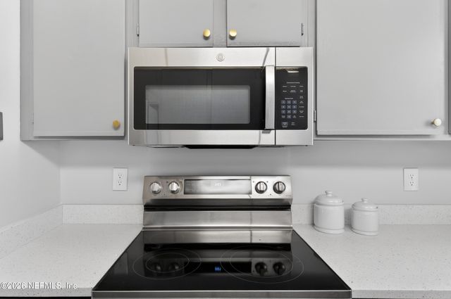 3042 HAMPSTEAD Drive, Jacksonville, FL 32225