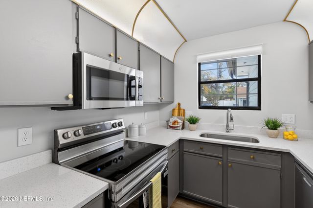 3042 HAMPSTEAD Drive, Jacksonville, FL 32225