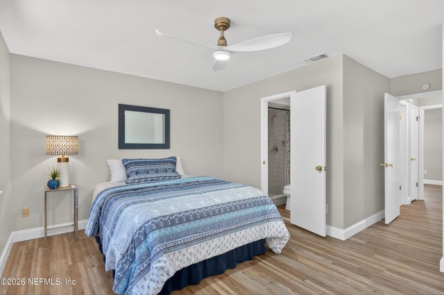 3042 HAMPSTEAD Drive, Jacksonville, FL 32225