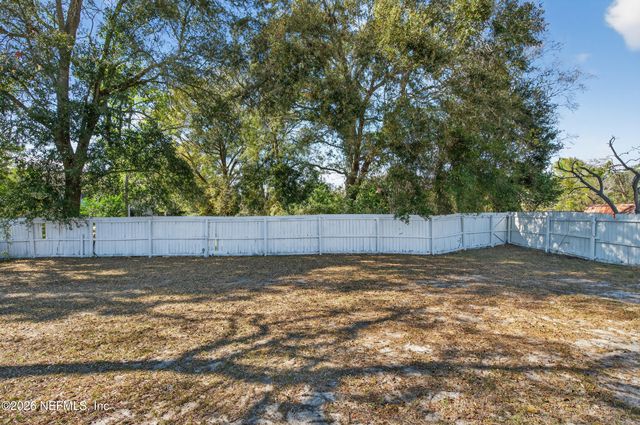 3042 HAMPSTEAD Drive, Jacksonville, FL 32225