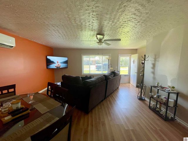 38 Orchard Drive, Clinton, KY 42031