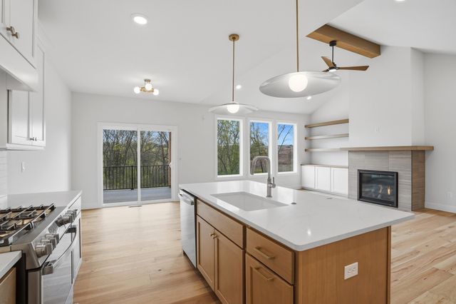 5212 WHISPER DR, Columbia, MO 65203