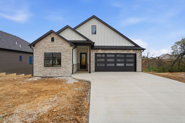 5212 WHISPER DR, Columbia, MO 65203