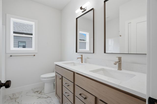 5212 WHISPER DR, Columbia, MO 65203