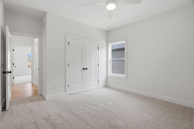 5212 WHISPER DR, Columbia, MO 65203