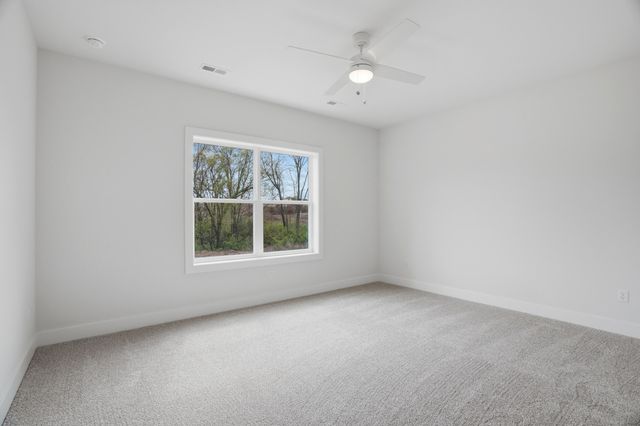 5212 WHISPER DR, Columbia, MO 65203