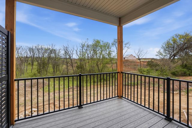 5212 WHISPER DR, Columbia, MO 65203