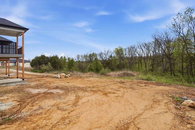 5212 WHISPER DR, Columbia, MO 65203