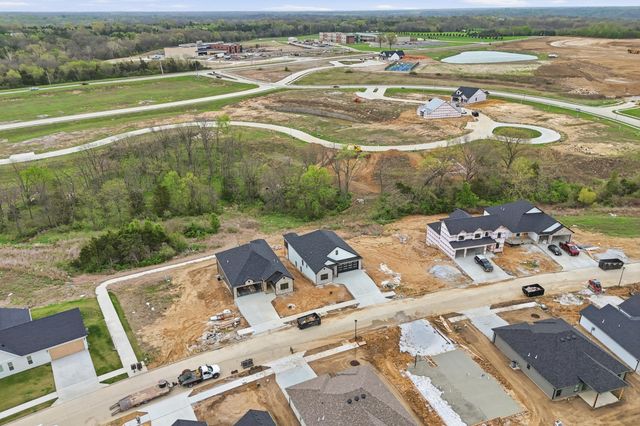 5212 WHISPER DR, Columbia, MO 65203