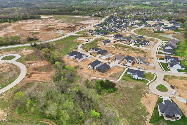 5212 WHISPER DR, Columbia, MO 65203