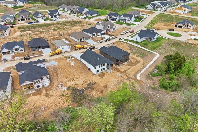 5212 WHISPER DR, Columbia, MO 65203