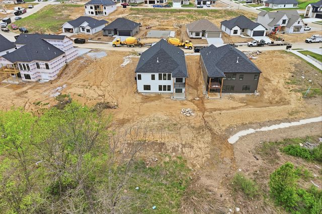5212 WHISPER DR, Columbia, MO 65203