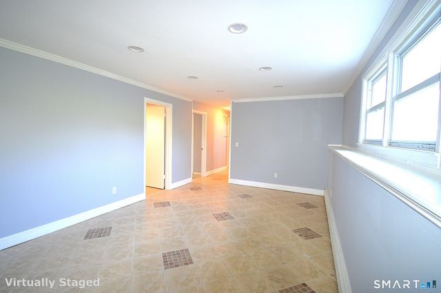 7 Saddle Drive, West Haven, CT 06516