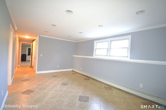 7 Saddle Drive, West Haven, CT 06516