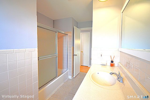 7 Saddle Drive, West Haven, CT 06516