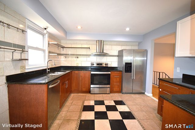 7 Saddle Drive, West Haven, CT 06516