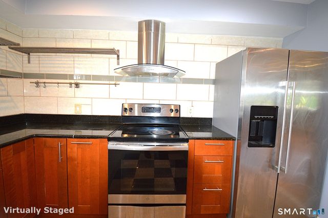 7 Saddle Drive, West Haven, CT 06516