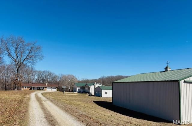 205 and 207 Center Point Rd, Steelville, MO 65565