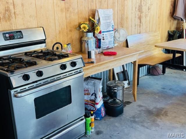 205 and 207 Center Point Rd, Steelville, MO 65565