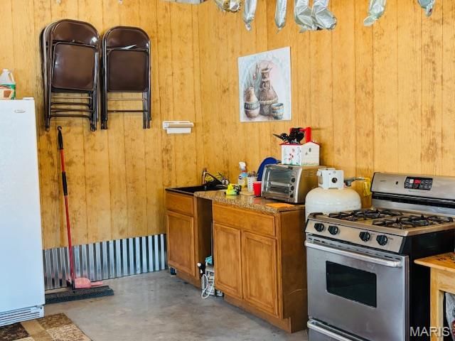 205 and 207 Center Point Rd, Steelville, MO 65565