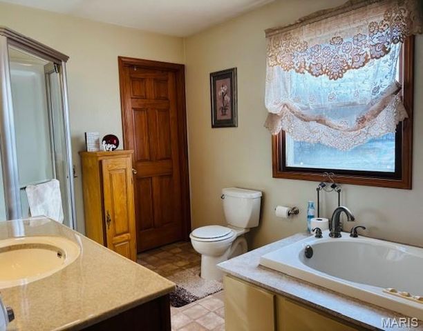 205 and 207 Center Point Rd, Steelville, MO 65565