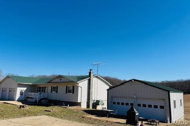 205 and 207 Center Point Rd, Steelville, MO 65565