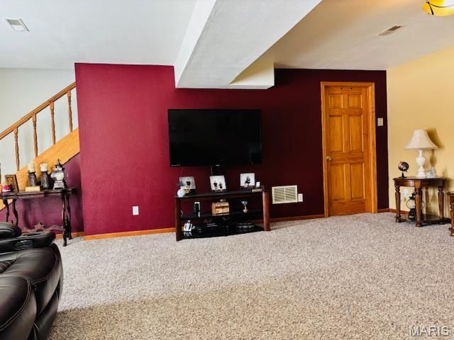 205 and 207 Center Point Rd, Steelville, MO 65565