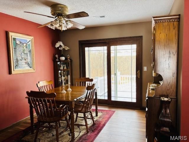 205 and 207 Center Point Rd, Steelville, MO 65565