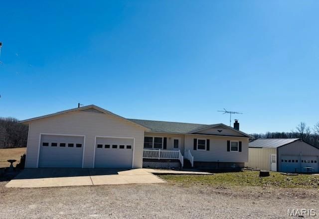 205 and 207 Center Point Rd, Steelville, MO 65565