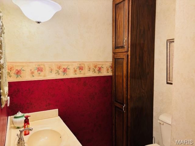 205 and 207 Center Point Rd, Steelville, MO 65565