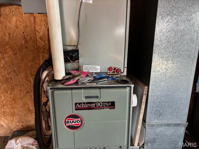 205 and 207 Center Point Rd, Steelville, MO 65565