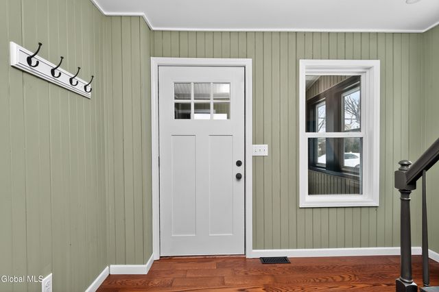 15 Murdock Avenue, Glens Falls, NY 12801