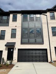 134 Midtown Rows Way 21, Fuquay Varina, NC 27526