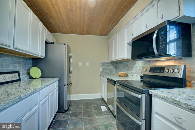 20532 RIDGE RD, Colonial Beach, VA 22443