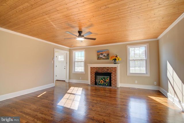 20532 RIDGE RD, Colonial Beach, VA 22443