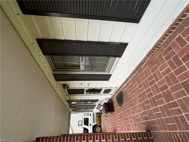 1724 English AVE, Chesapeake, VA 23320