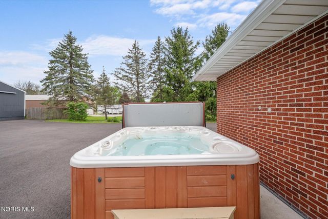6320 State Route 109, Delta, OH 43515